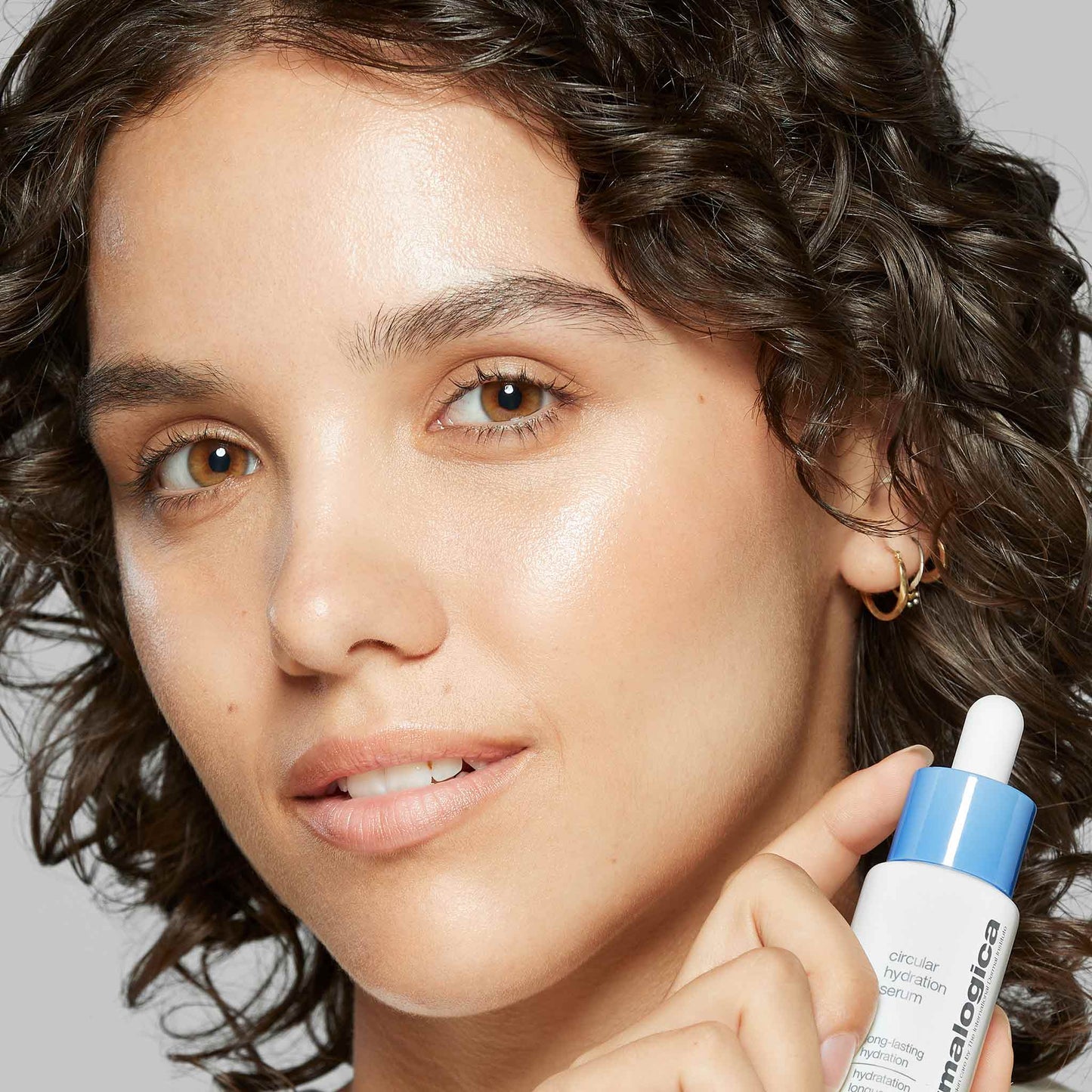 circular hydration serum with hyaluronic acid